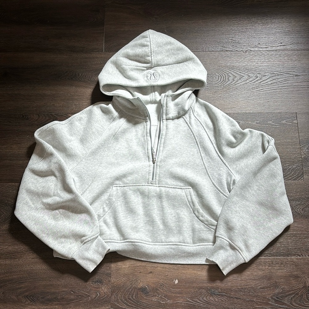 Like New Lululemon Scuba Half Zip hoodie - Large